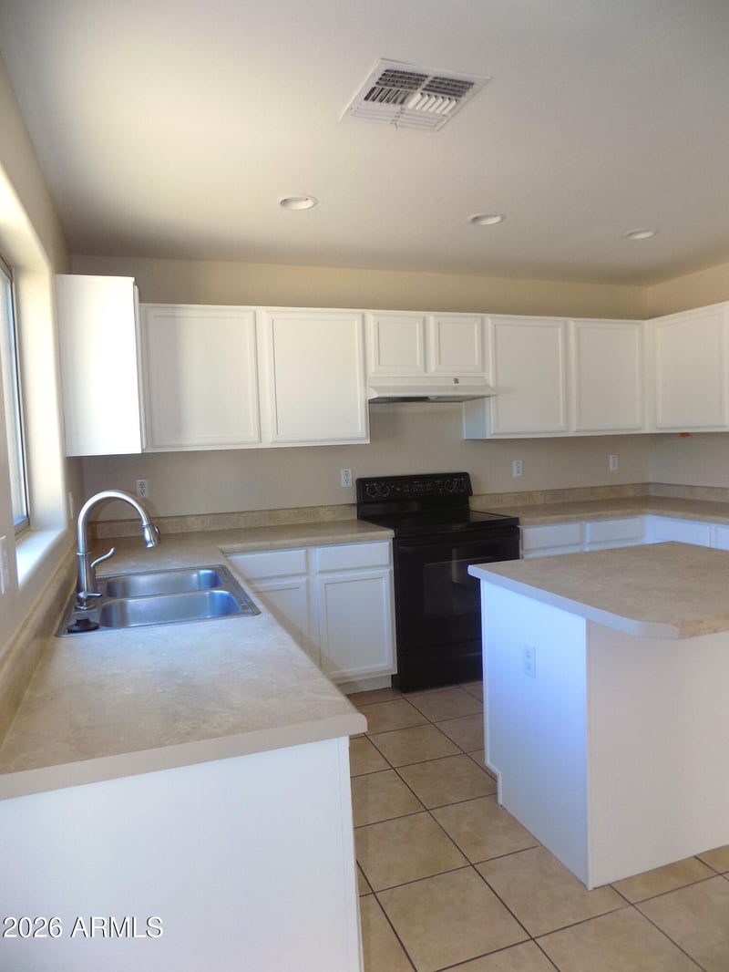 2047 Vineyard Plains Dr, Queen Creek, AZ 85142