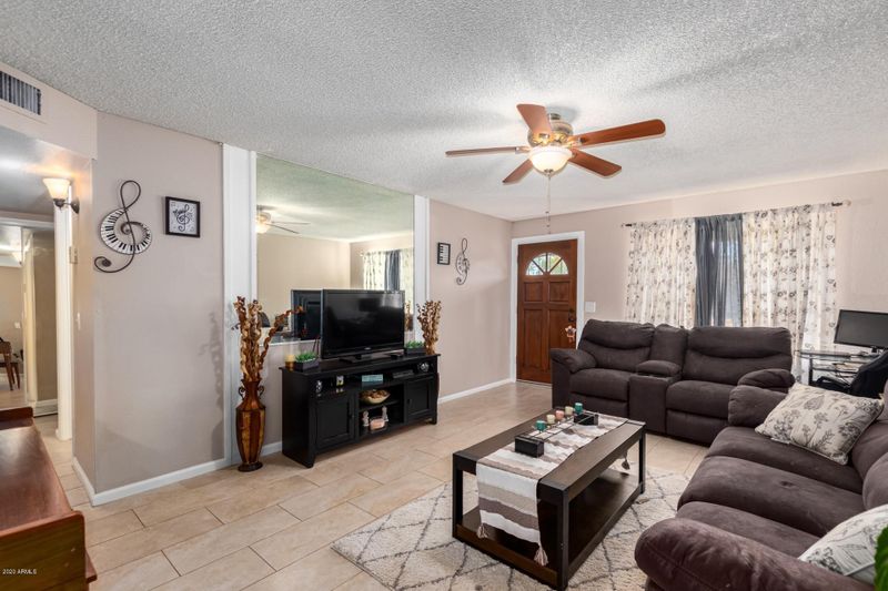 2048 E Juanita Ave, Mesa, AZ 85204