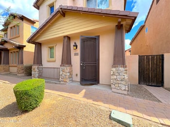 2048 Heartwood Ln, Phoenix, AZ 85022