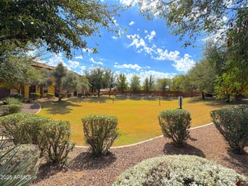 2048 Heartwood Ln, Phoenix, AZ 85022