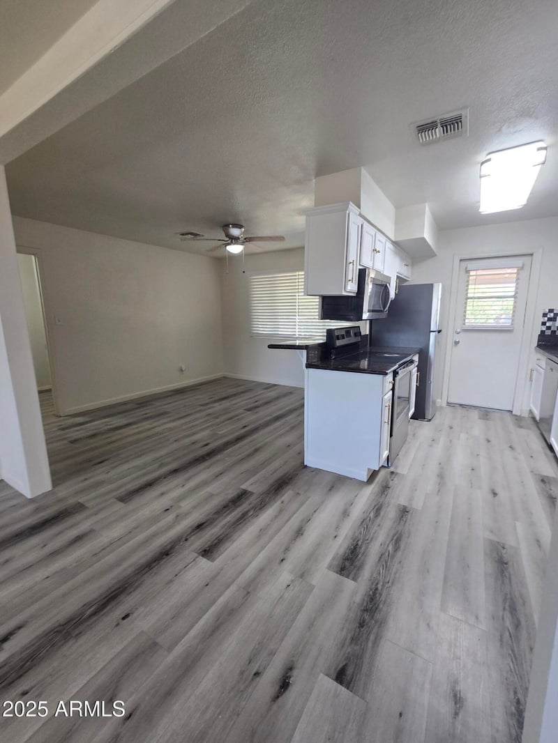 2048 Pecan Rd, Phoenix, AZ 85041
