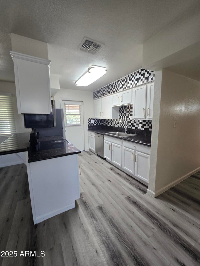 2048 Pecan Rd, Phoenix, AZ 85041