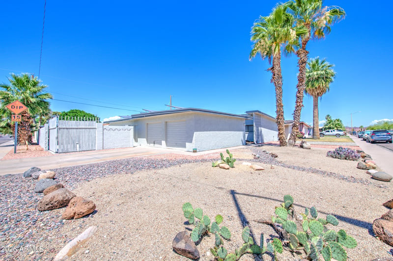 2048 W Joan De Arc Ave, Phoenix, AZ 85029