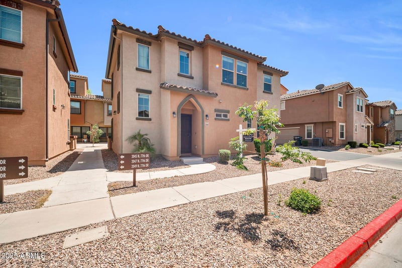 2049 77th Dr, Phoenix, AZ 85035