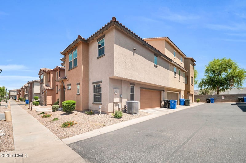 2049 77th Dr, Phoenix, AZ 85035