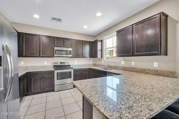 2049 77th Dr, Phoenix, AZ 85035