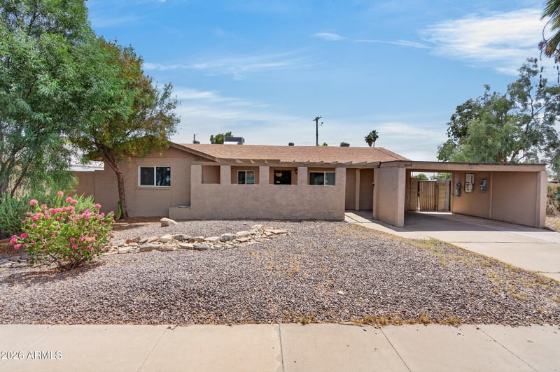 2049 Joan De Arc Ave, Phoenix, AZ 85029