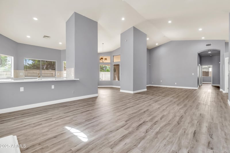 205 Stacey Ln, Tempe, AZ 85284