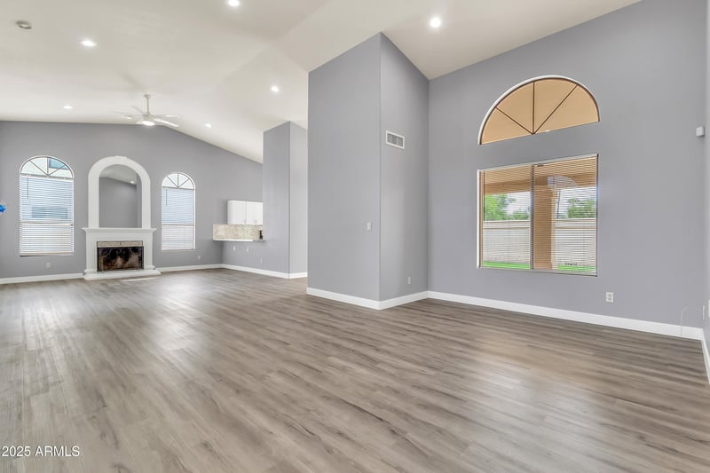 205 Stacey Ln, Tempe, AZ 85284