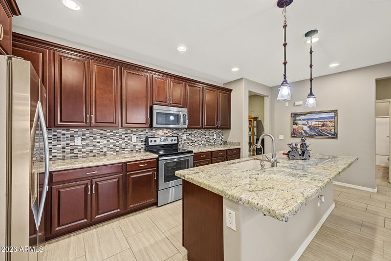 20510 W Park Meadows Dr, Buckeye, AZ 85396