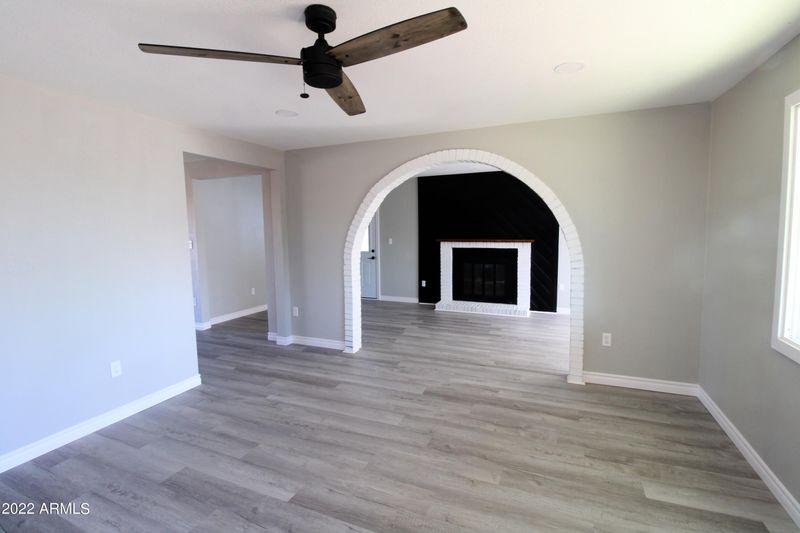 2052 N 73rd Dr, Phoenix, AZ 85035