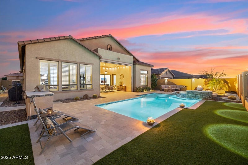 2052 Steele Cir, Mesa, AZ 85207