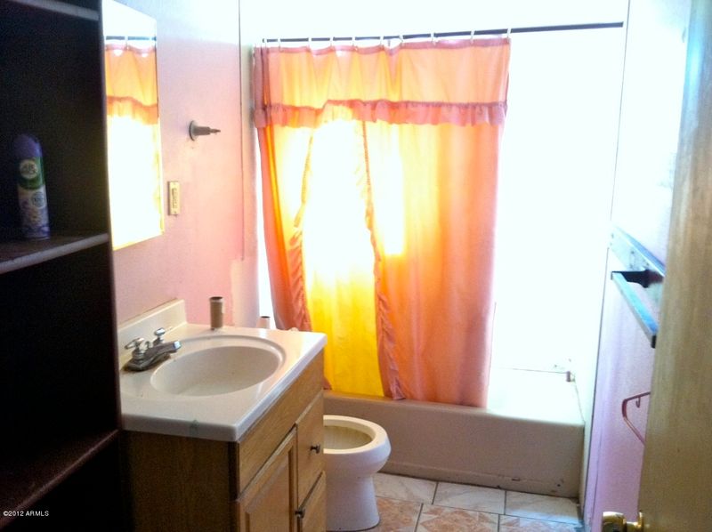 2053 E Saint Charles Ave, Phoenix, AZ 85042