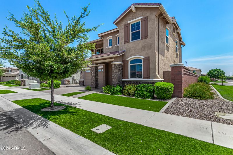 2053 S Osborn Ln, Gilbert, AZ 85295