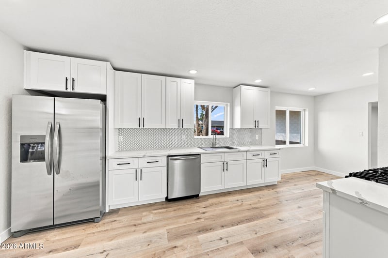 2053 W Hazelwood St, Phoenix, AZ 85015