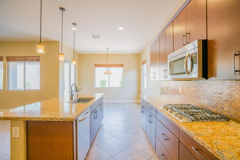20530 W Delaney Dr, Buckeye, AZ 85396