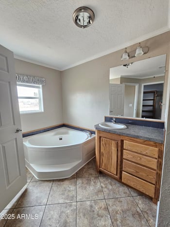 20532 Jomax Rd, Wittmann, AZ 85361