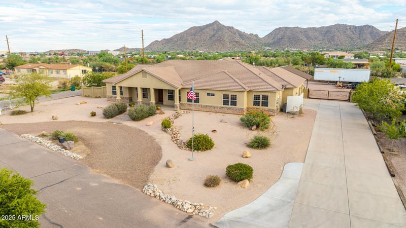 20533 Navajo Dr, Queen Creek, AZ 85142