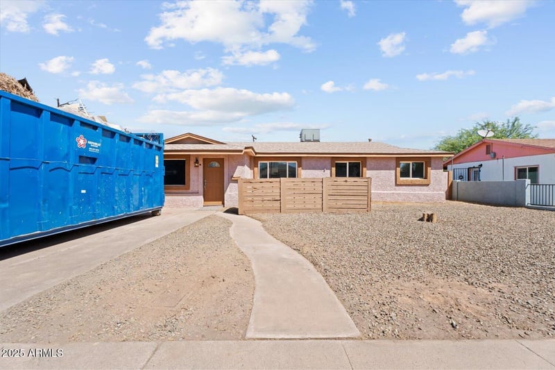 2054 Chambers St, Phoenix, AZ 85041