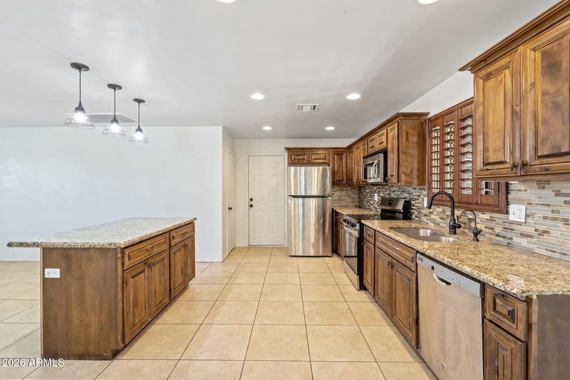 2055 W Edgemont Ave, Phoenix, AZ 85009