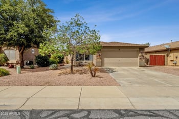 2056 Allens Peak Dr, San Tan Valley, AZ 85144