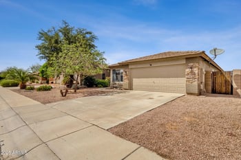 2056 Allens Peak Dr, San Tan Valley, AZ 85144