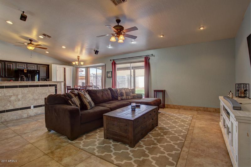 2056 E Devon Rd, Gilbert, AZ 85296