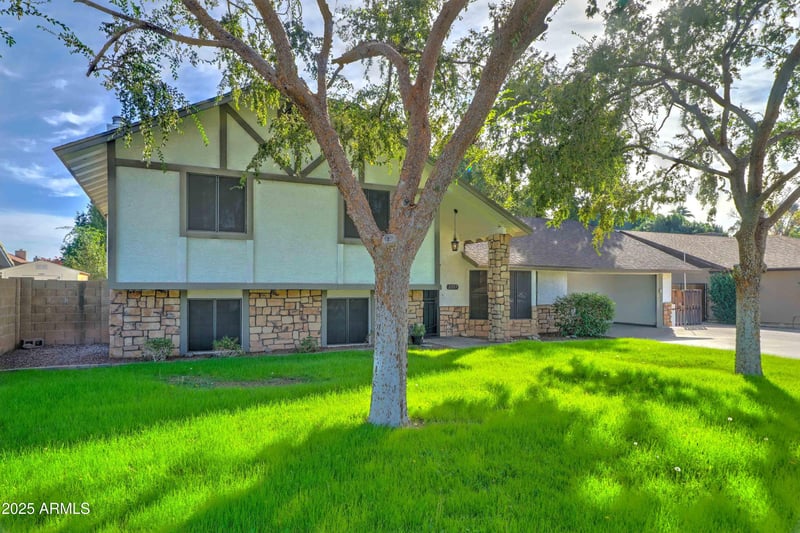 2057 Ashbrook Cir, Mesa, AZ 85213