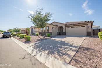 2057 Briana Way, San Tan Valley, AZ 85144