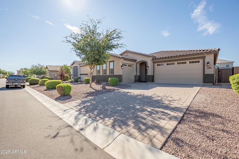 2057 Briana Way, San Tan Valley, AZ 85144