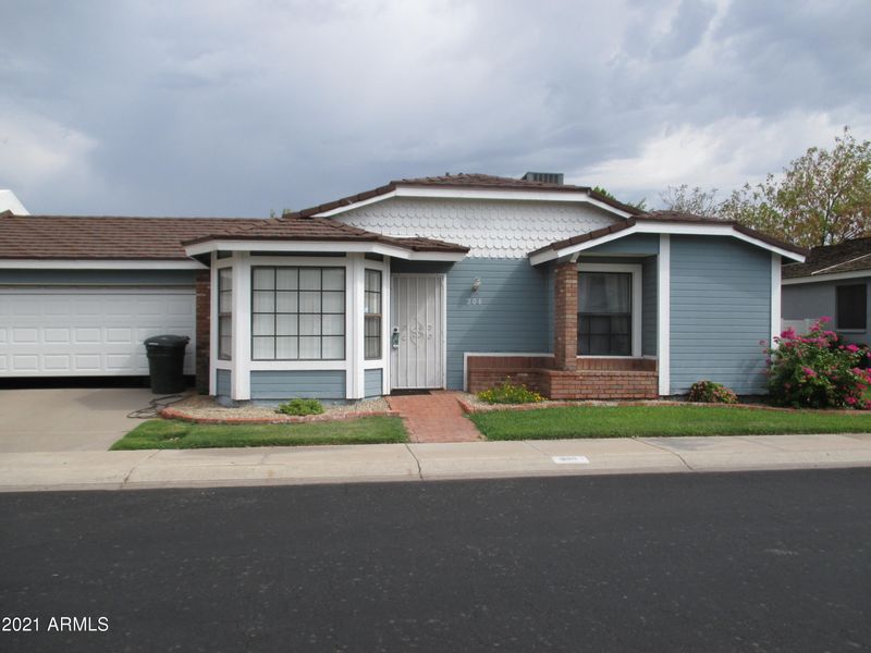 206 E Danbury Rd, Phoenix, AZ 85022