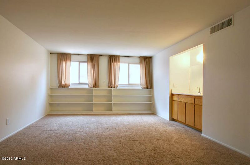 206 E Minton Dr, Tempe, AZ 85282