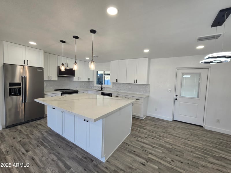 206 Manhatton Dr, Tempe, AZ 85282