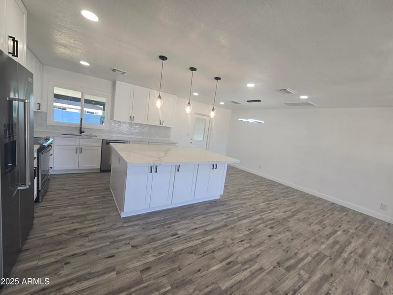 206 Manhatton Dr, Tempe, AZ 85282