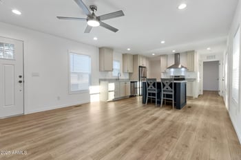 2060 Center St #329, Mesa, AZ 85201