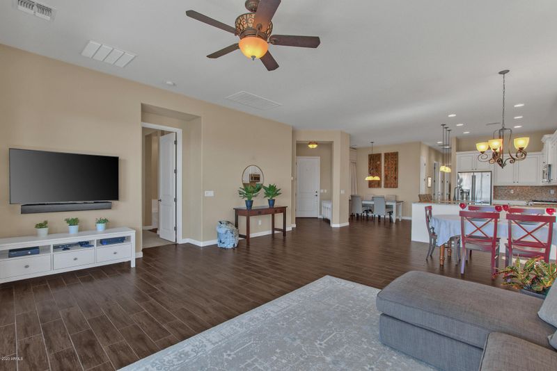 2060 N 89th Pl, Mesa, AZ 85207