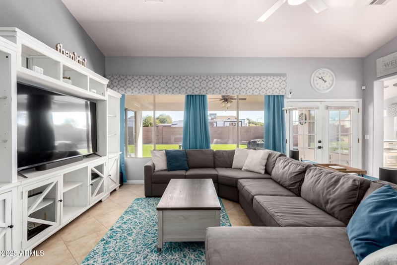 20607 39th Dr, Glendale, AZ 85308