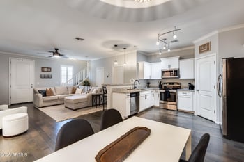 2061 Heartwood Ln, Phoenix, AZ 85022