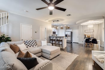 2061 Heartwood Ln, Phoenix, AZ 85022
