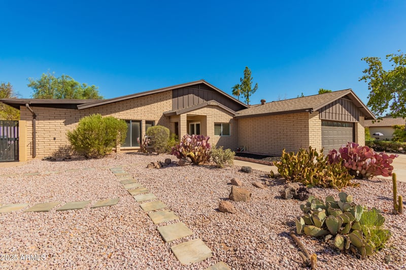 2061 Rogers St, Mesa, AZ 85202