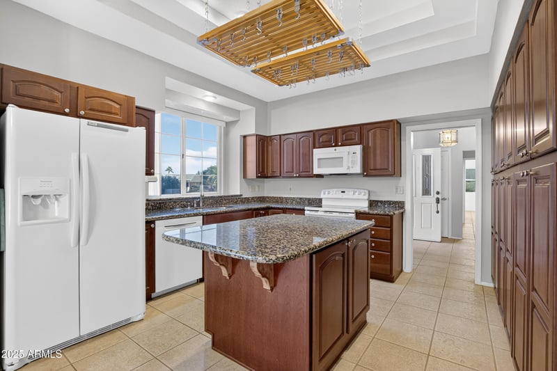 20618 142nd Ave, Sun City West, AZ 85375