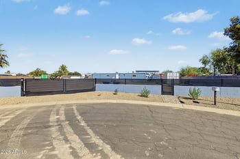 20625 N 36th Dr, Glendale, AZ 85308
