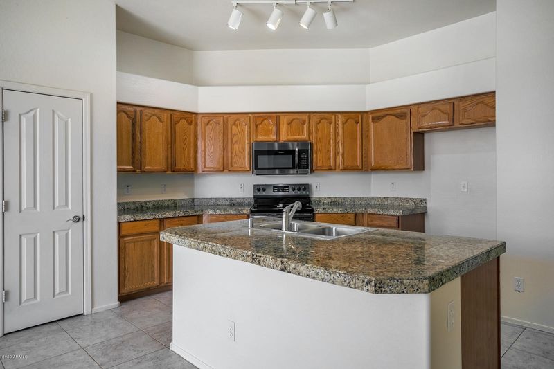 20629 N 39th Dr, Glendale, AZ 85308