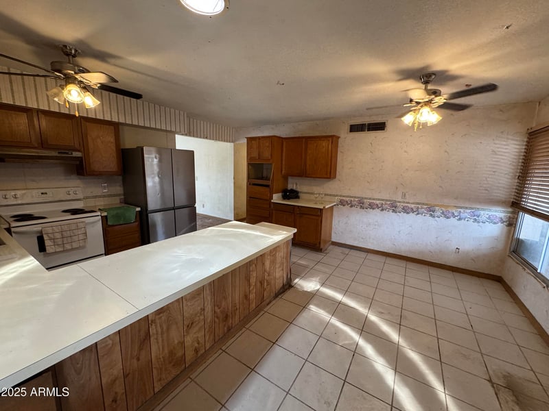 2064 Camino Cir, Mesa, AZ 85201