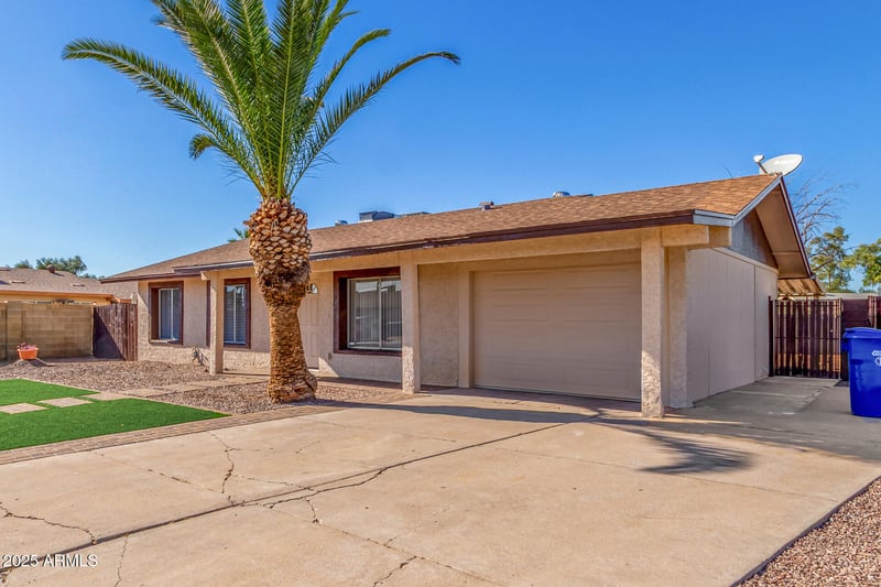 2064 Camino Cir, Mesa, AZ 85201