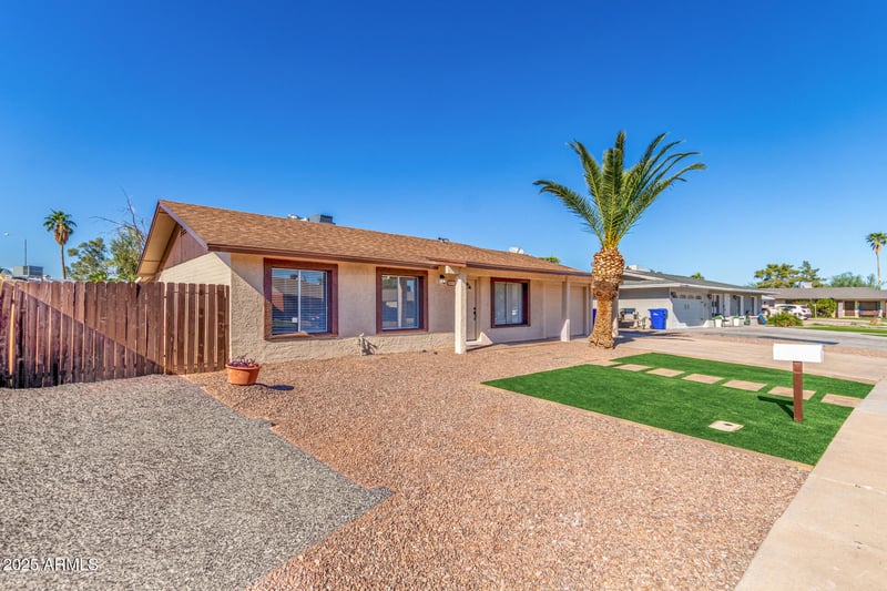 2064 Camino Cir, Mesa, AZ 85201