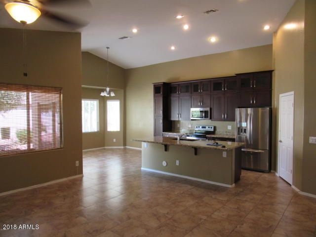 2064 E Locust Dr E, Chandler, AZ 85286