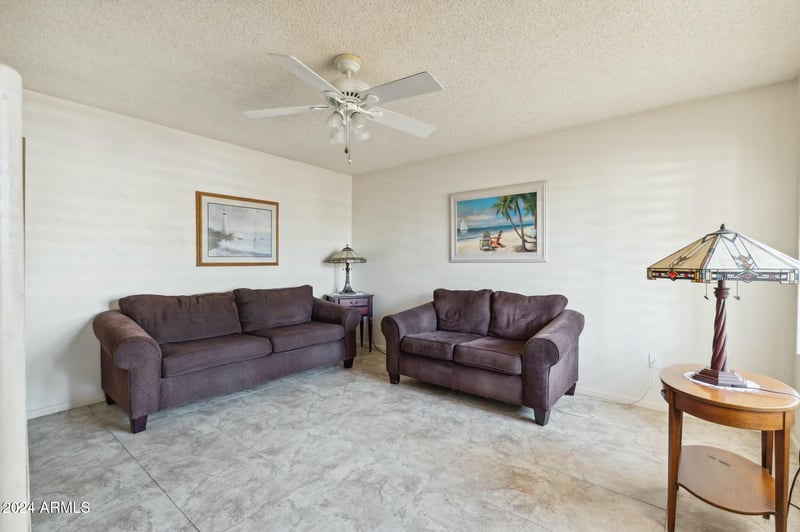 2064 Farnsworth Dr #39, Mesa, AZ 85209