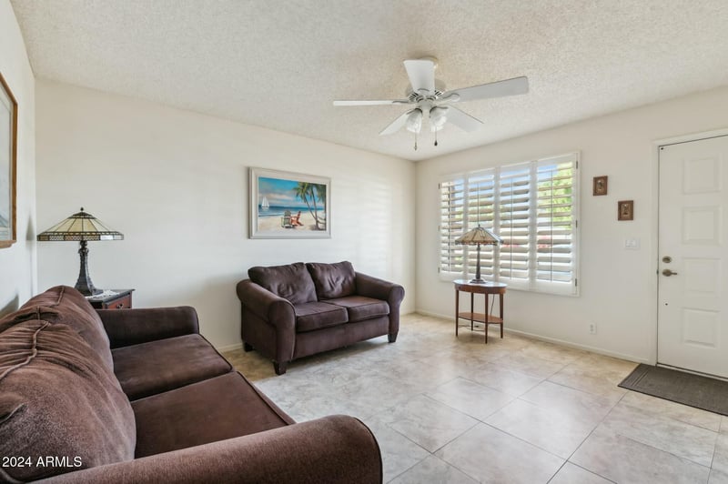 2064 Farnsworth Dr #39, Mesa, AZ 85209