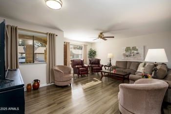 2064 Farnsworth Dr #60, Mesa, AZ 85209